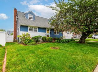 2565 Ashland Pl, Bellmore, NY 11710