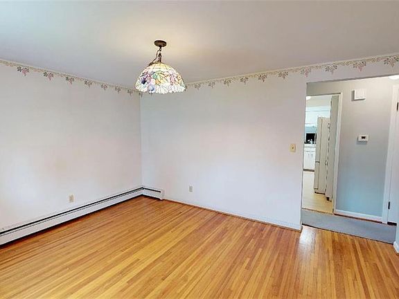 4th image of 153 Lyndale Ct
