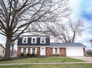 2010 Meadow Brook Dr, West Des Moines, IA 50265
