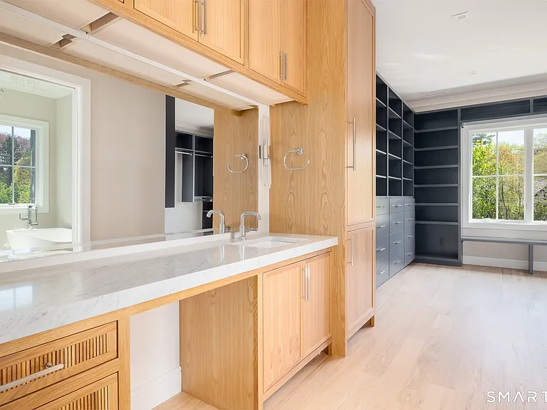 68 Dearfield Dr — Photo 23