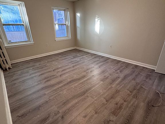 4th image of 105 Norfolk St APT 1