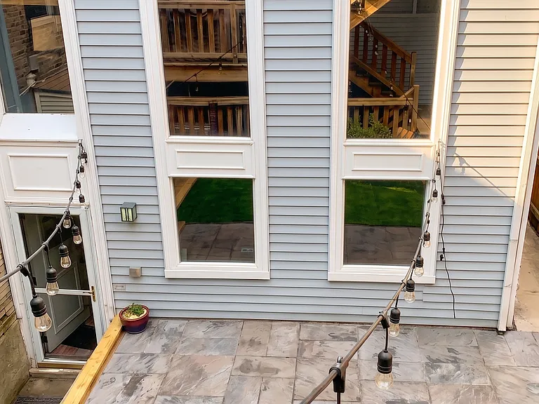 1033 W Wolfram St #2 — Photo 3
