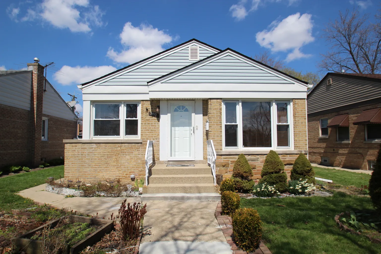 3913 Saint Charles Pl photo 1