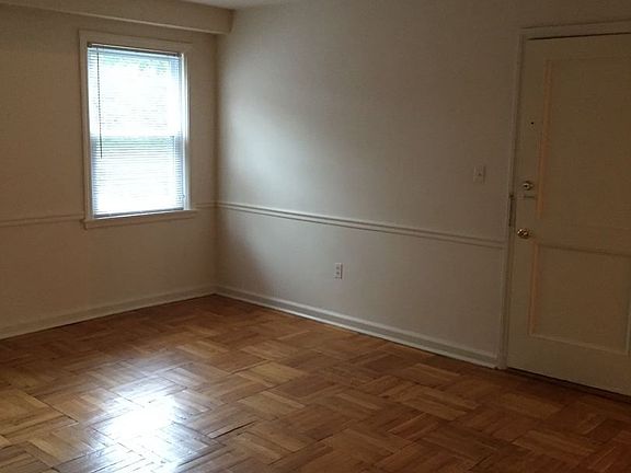 4th image of 2604 Kensington Ave APT 2