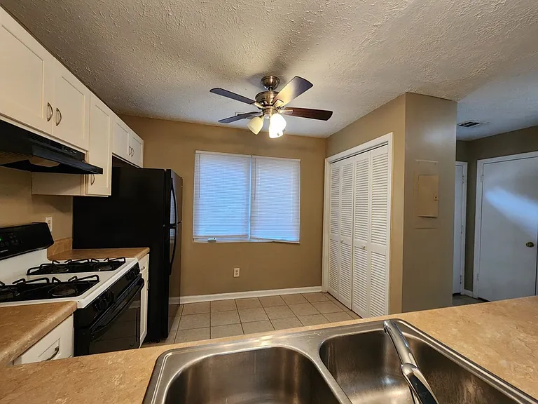 3547 Main Station Dr SW — Photo 3