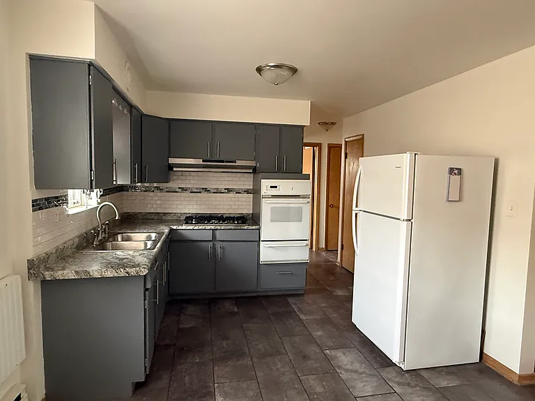 6134 W Montrose Ave #2N — Photo 3