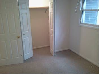 5th image of 900 N Wolcott Ave #2