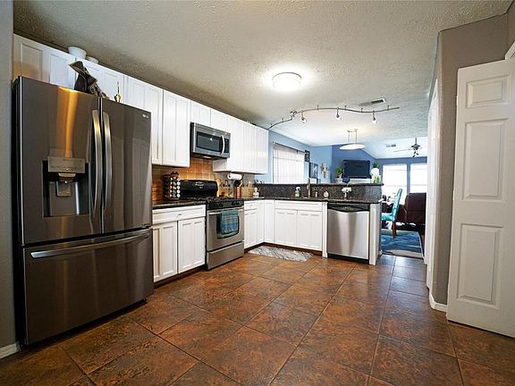2nd image of 6310 Bayou Crest Drive