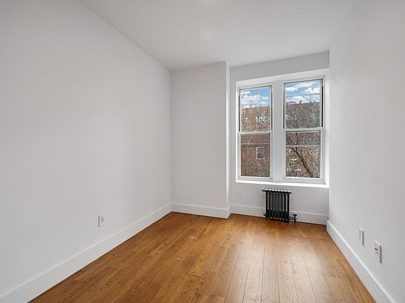 5th image of 629 E 5th St APT 21