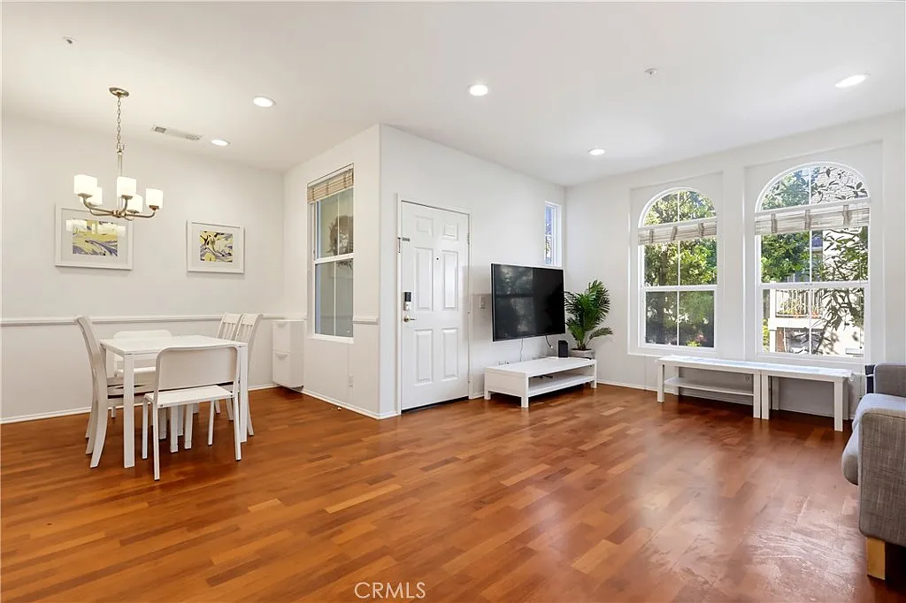2 bed, 2.5 bath, 1324 sqft, $3,850 — Photo 1