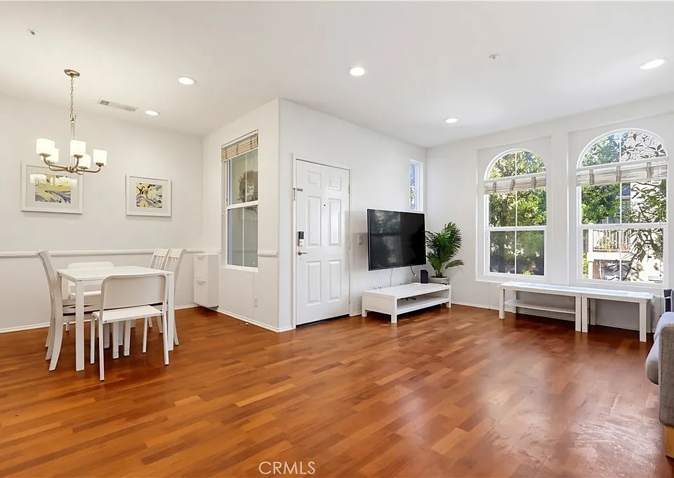 303 Terra Bella