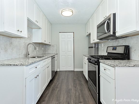 4th image of 1874 Stockton Dr Unit 1874