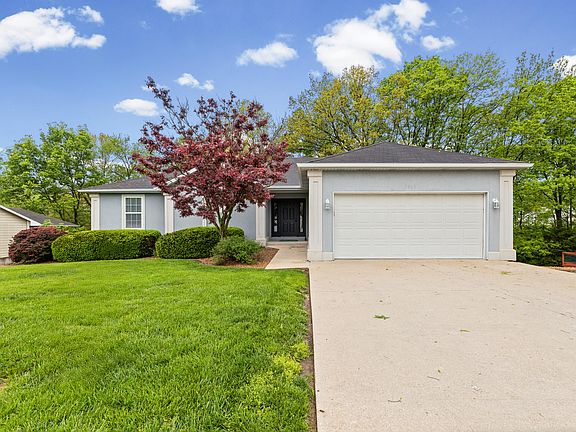 3rd image of 3913 Woods Edge Rd