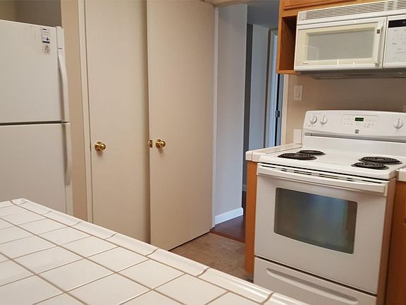4th image of 521 Chinook Ln