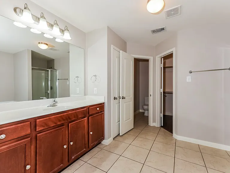 4144 Tower Ln — Photo 11