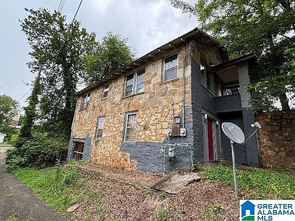 5th image of 21 Circle Dr