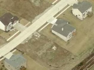 3834 Riverside Pointe Dr, Florissant, MO 63034