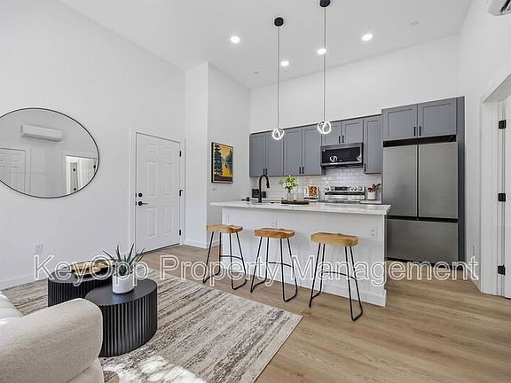 4th image of 2730 23rd St #B