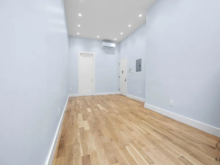 690 Onderdonk Ave #3A — Photo 5