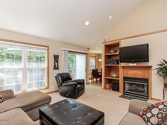 3rd image of 7138 Timbercreek Dr