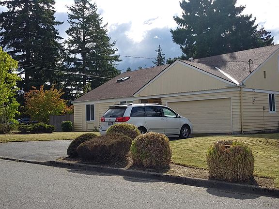 3rd image of 1905 168th Ave NE