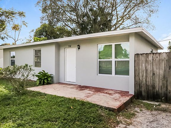 3rd image of 3568 Betty Ann Ct E