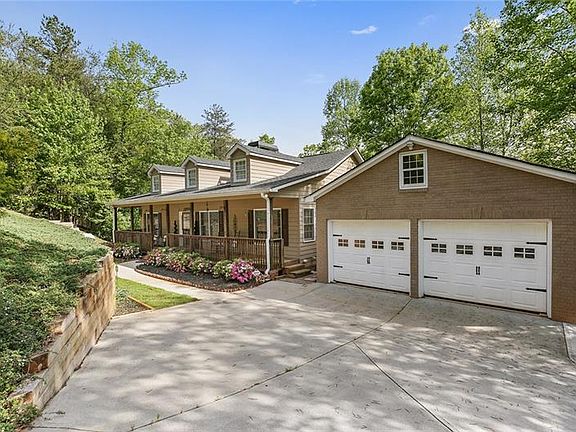 2nd image of 829 High Shoals Dr