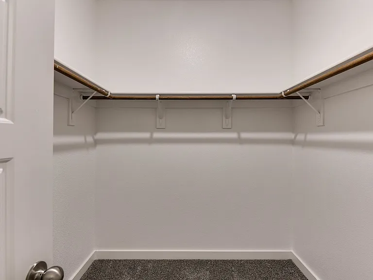 653 Blackland Dr — Photo 16