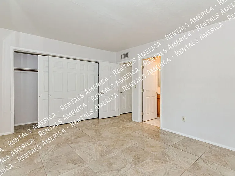 5342 N Camino De La Culebra — Photo 11