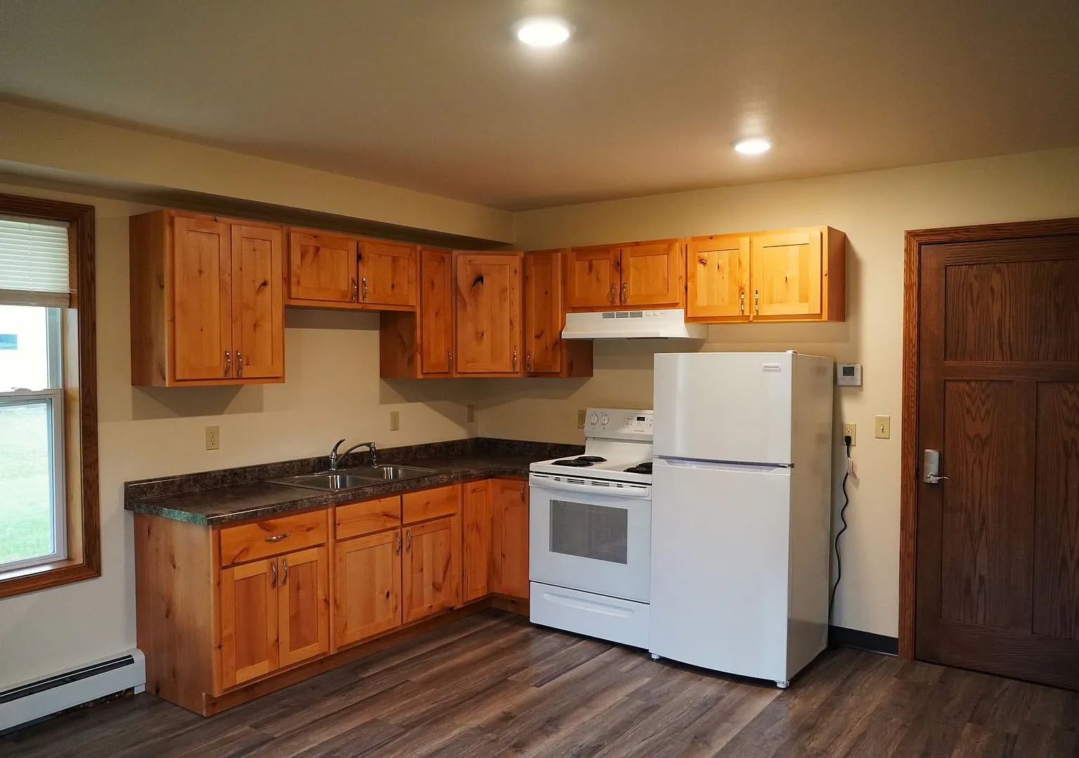 1 Bedroom 1 Bath Apartment Available- All Utilities Included — Photo 4