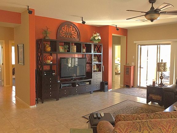 4th image of 2912 N Summer Ln