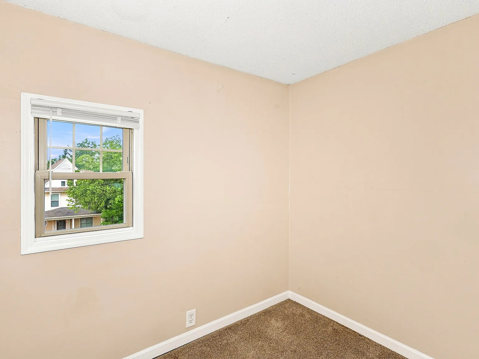 1097 Suburban Avenue - 2 — Photo 2