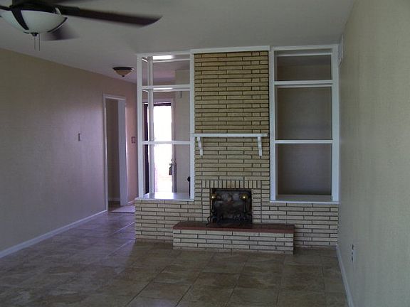 4th image of 2803 Redwood Dr