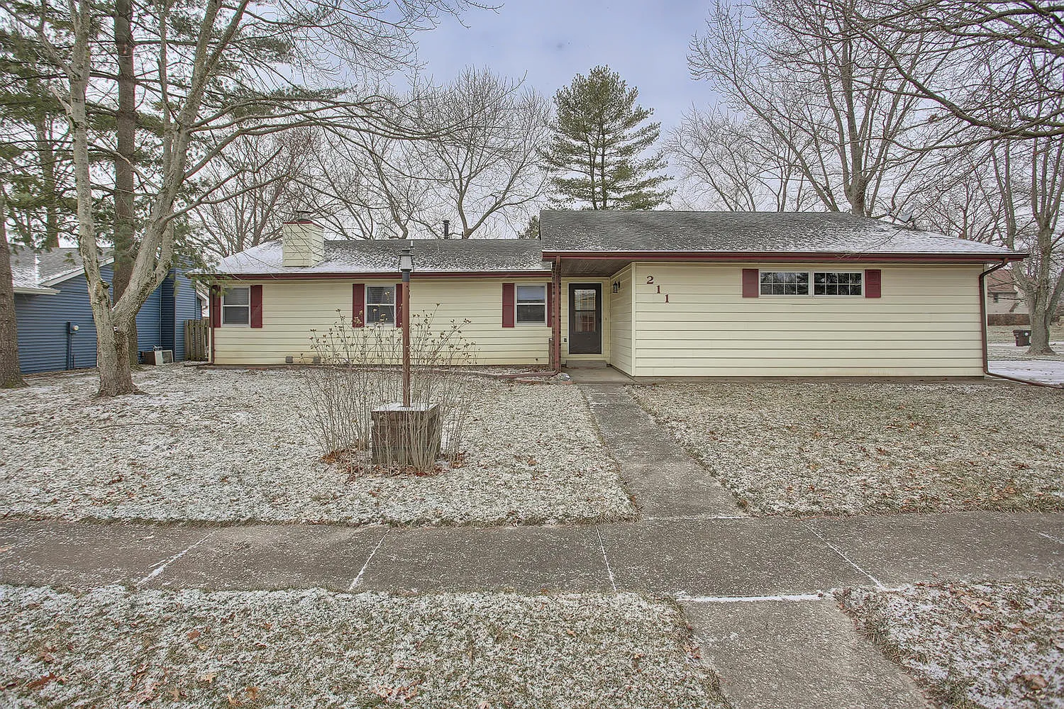211 Barbara Dr photo 1