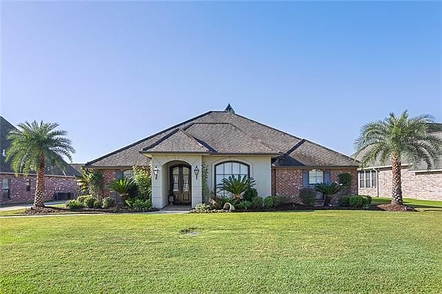 1st image of 150 Oxbow Dr
