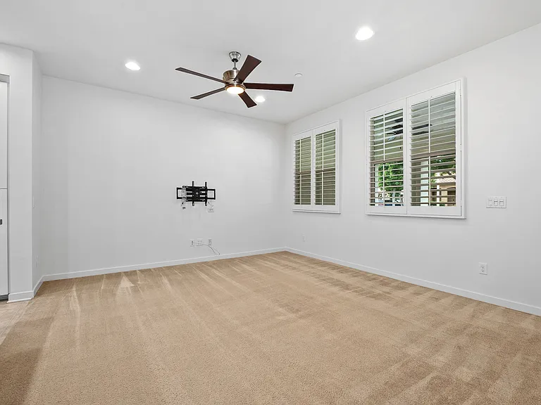 142 Borrego Dr — Photo 8