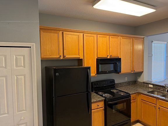 5th image of 1211 Retreat View Cir