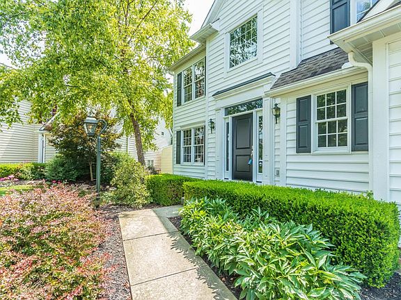 3rd image of 5874 Pinewild Dr
