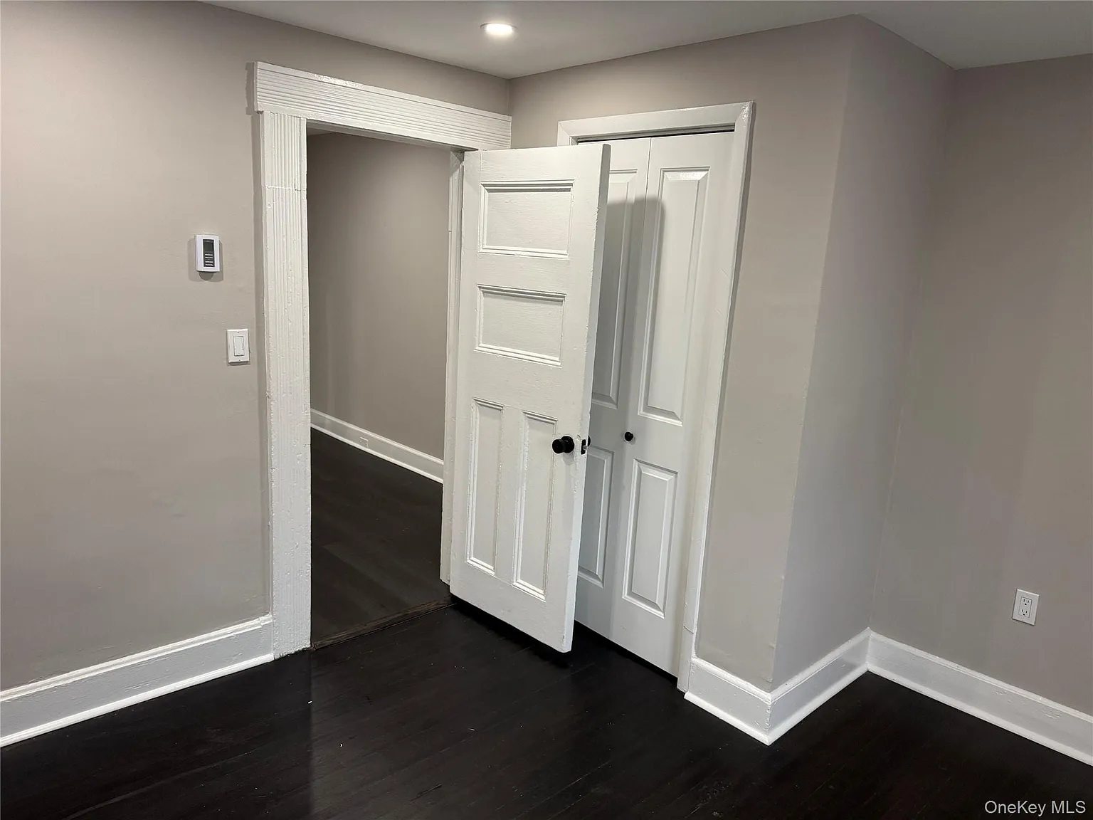 9 bed, 5.5 bath, 4092 sqft, $2,000 — Photo 2
