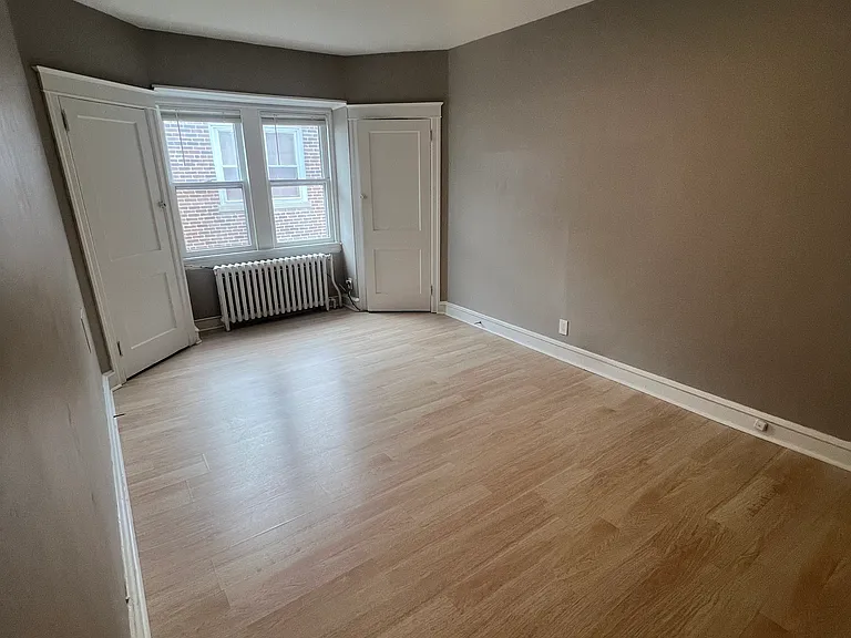 903 W 21st St #B — Photo 6