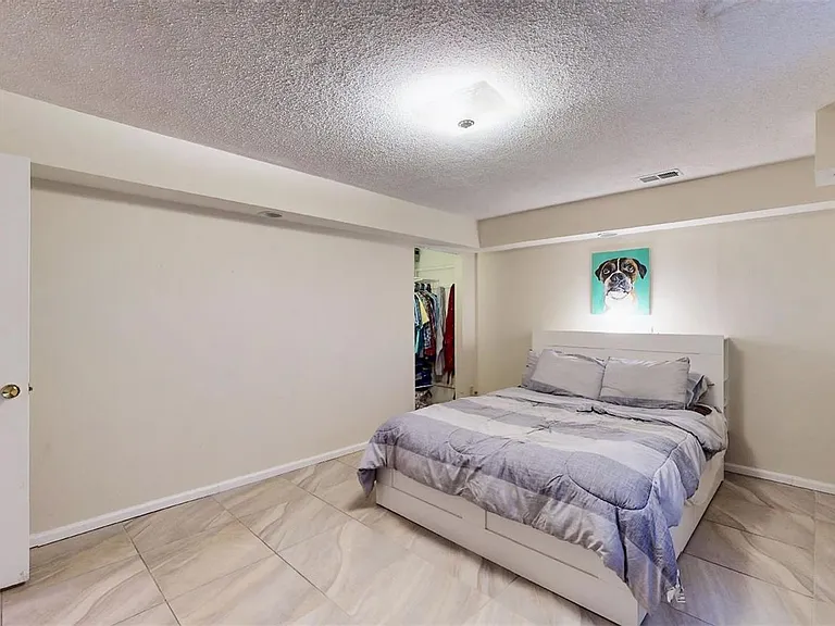 715 Ivanhoe St — Photo 20