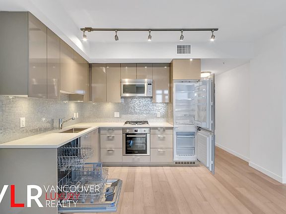 2nd image of 4171 Cambie St #307