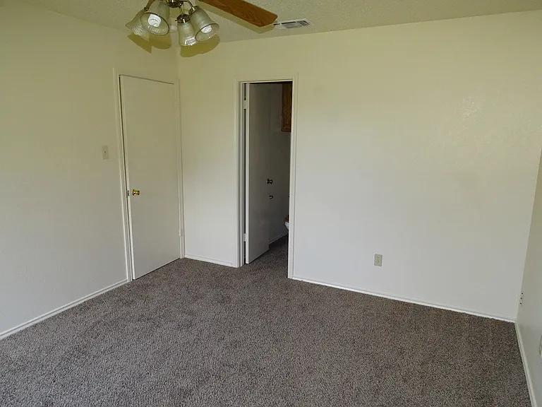 2303 84th St — Photo 14