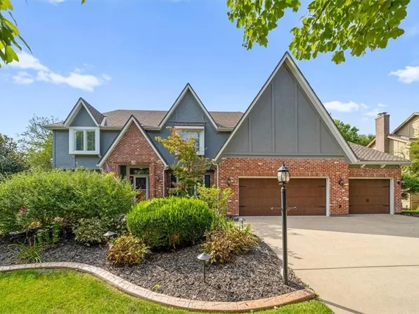 8618 W 138th Ter, Overland Park, KS 66223