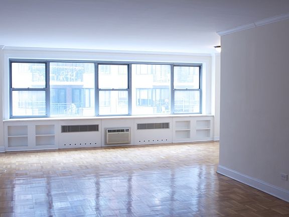 4th image of 420 E 55th St APT 7Q