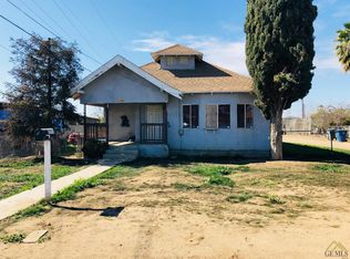 11104 San Diego St, Lamont, CA 93241