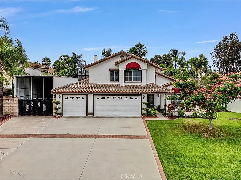 1070 Cannon Rd — Photo 1