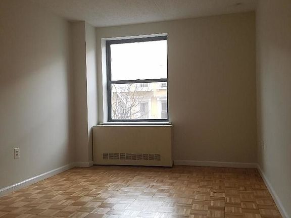 4th image of 225 E 6th St APT 4N