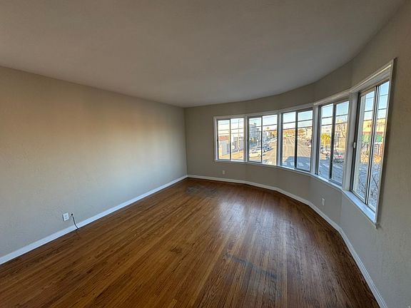4th image of 1640 Palm Ave