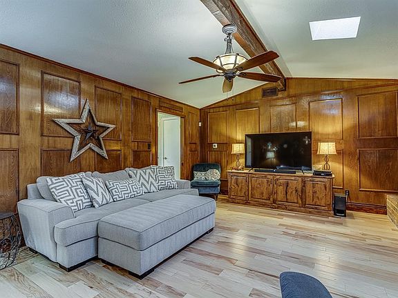 5th image of 3808 Enamor Dr